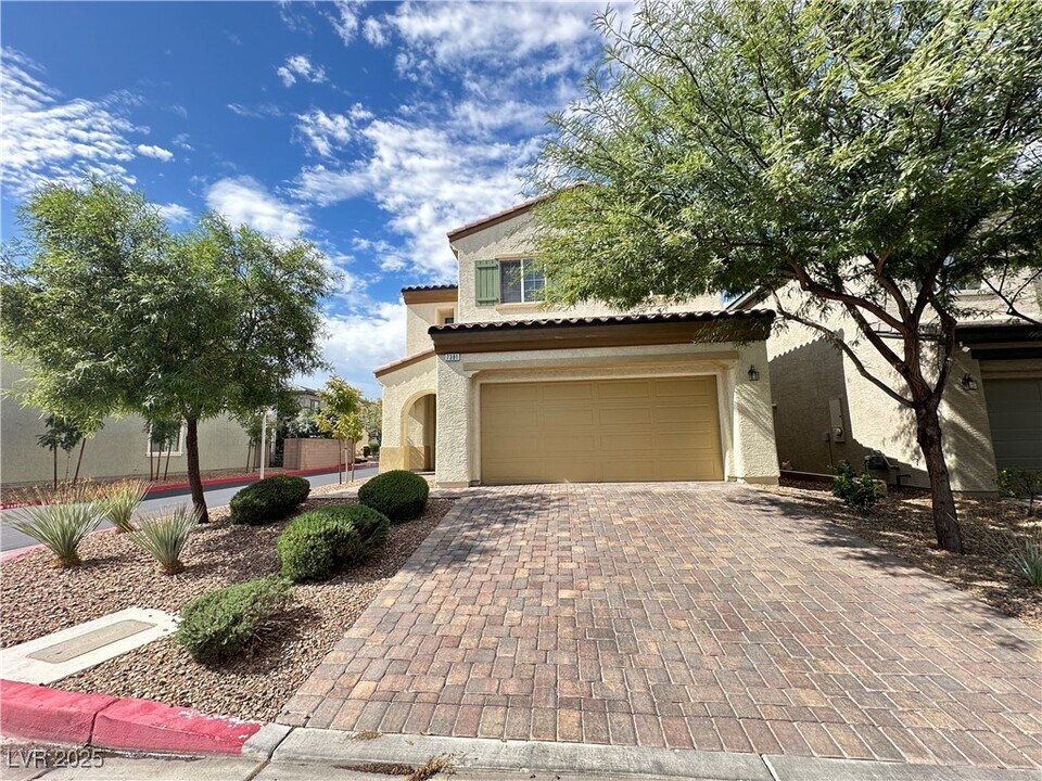 7381 Amesbury St in Las Vegas, NV - Building Photo