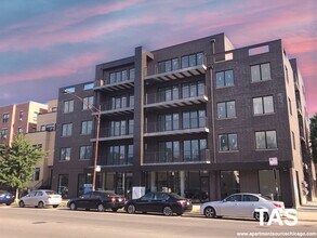 2533 W Fullerton Ave, Unit 03 in Chicago, IL - Building Photo - Building Photo