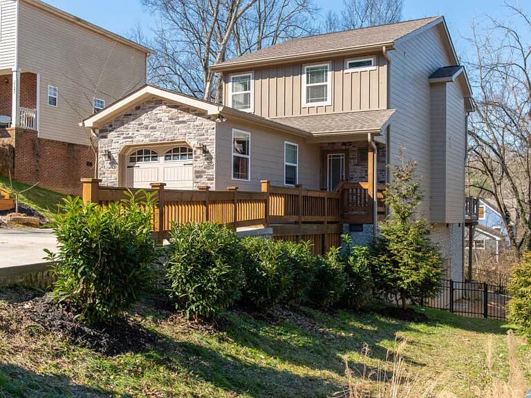1151 Coker Cir in Chattanooga, TN - Foto de edificio