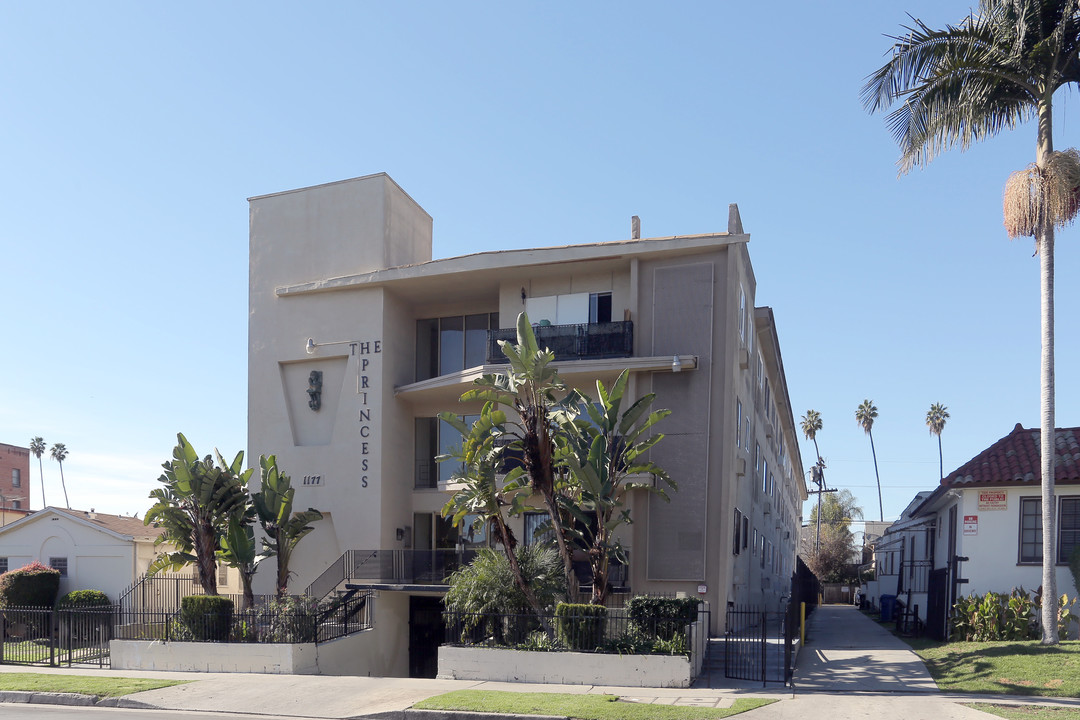 The Princess Apartments in Los Angeles, CA - Foto de edificio