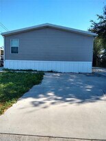 5819 Coventry Dr in Tampa, FL - Building Photo