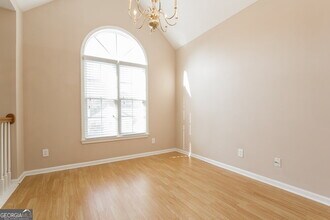 605 Oxford Crest Ct NW in Lawrenceville, GA - Foto de edificio - Building Photo