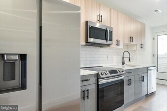 2252 N Front St in Philadelphia, PA - Building Photo - Building Photo