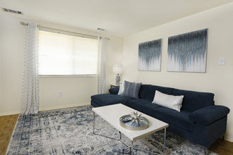 Winston Apartments in Baltimore, MD - Building Photo - Building Photo