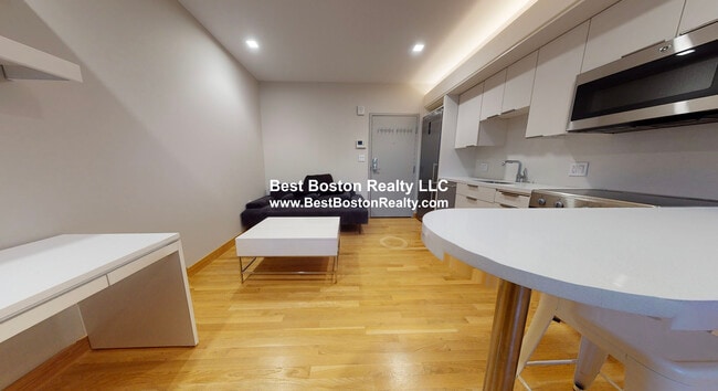 115 Mt Auburn St, Unit 32 in Cambridge, MA - Building Photo - Building Photo