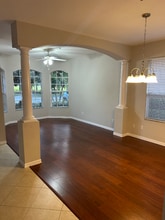 9401 Leland Dr in Orlando, FL - Foto de edificio - Building Photo