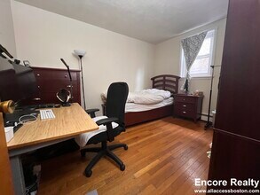316 Tappan St, Unit 1B in Brookline, MA - Building Photo - Building Photo
