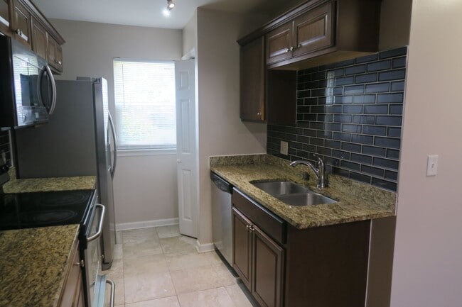 1401 Wendfield Dr in Virginia Beach, VA - Building Photo - Building Photo
