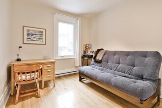 930 Av. Davaar in Outremont, QC - Building Photo - Building Photo