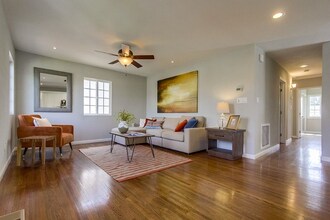 4355 Elma Ln in La Mesa, CA - Foto de edificio - Building Photo