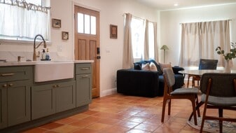 613 W Olive Ave in Monrovia, CA - Building Photo