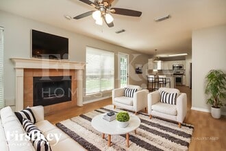 1039 Wentworth Dr, Unit 303 in Pearland, TX - Building Photo - Building Photo