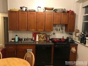 1581 Beacon St, Unit 1 in Brookline, MA - Building Photo - Building Photo