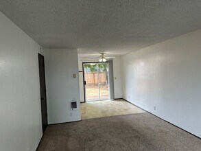 1264 R St in Springfield, OR - Foto de edificio - Building Photo