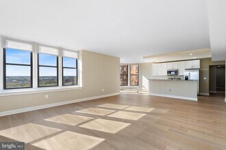 2201 Pennsylvania Ave in Philadelphia, PA - Building Photo - Building Photo