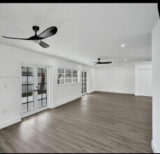 11550 SW 80th Terrace in Miami, FL - Foto de edificio - Building Photo