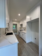 713 W Colorado Blvd, Unit 713 in Monrovia, CA - Foto de edificio - Building Photo