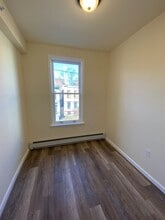 12 S Miller St in Newburgh, NY - Building Photo - Building Photo