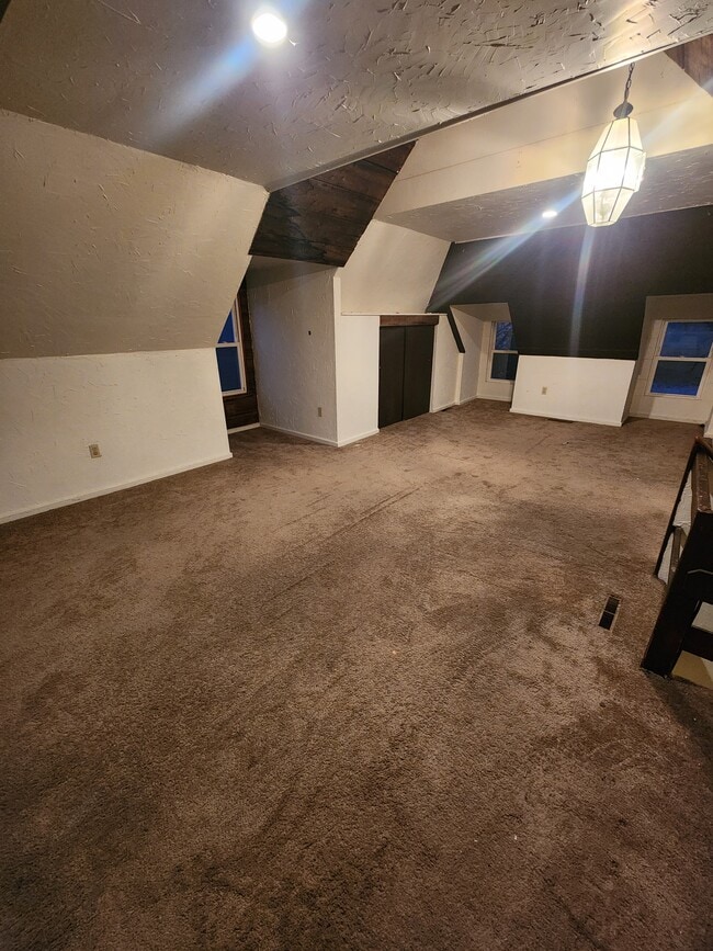 427 1st St, Unit Apt 2 in Butler, PA - Foto de edificio - Building Photo