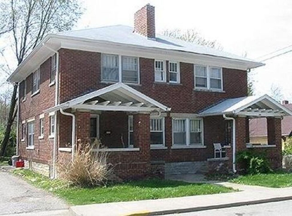 412 S Ballantine Rd in Bloomington, IN - Foto de edificio