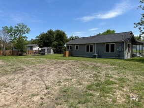 415 S Guadalupe St in Seguin, TX - Building Photo - Building Photo