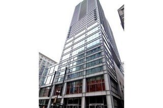 8 E Randolph St in Chicago, IL - Building Photo