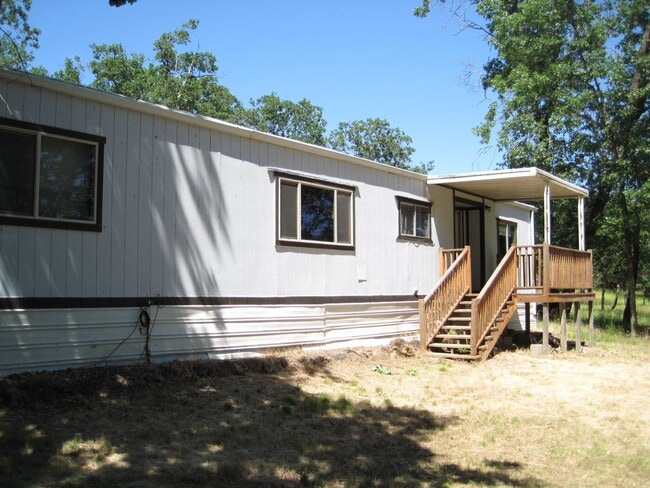 7220 OR-234 in Central Point, OR - Building Photo - Building Photo