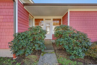 67 Barclay Dr in Stamford, CT - Building Photo - Building Photo