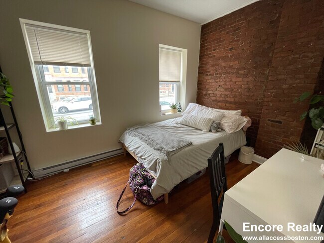 892 Huntington Ave, Unit 3 in Boston, MA - Building Photo - Building Photo