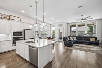 320 Teakmill Trail in San Marcos, TX - Building Photo - Building Photo