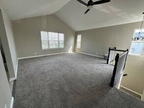 2473 Dickens Dr in Aurora, IL - Building Photo - Building Photo