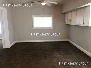 140 E Market St in Springboro, OH - Building Photo - Building Photo