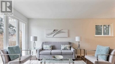 444 Seabourne Dr in Oakville, ON - Building Photo - Building Photo