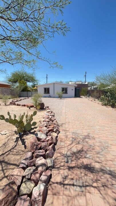 1150 E Waverly St in Tucson, AZ - Building Photo