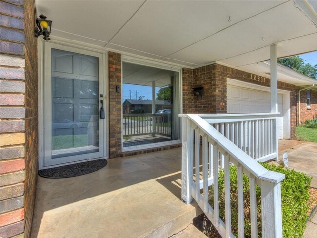 10833 N Utica Dr in The Village, OK - Building Photo - Building Photo