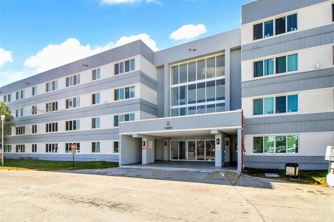 14850 Naranja Lakes Blvd in Homestead, FL - Building Photo - Building Photo