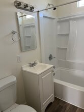 16016 S Harvard Blvd, Unit B in Gardena, CA - Foto de edificio - Building Photo