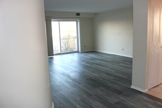 4500 Beau Monde Dr in Lisle, IL - Building Photo - Building Photo