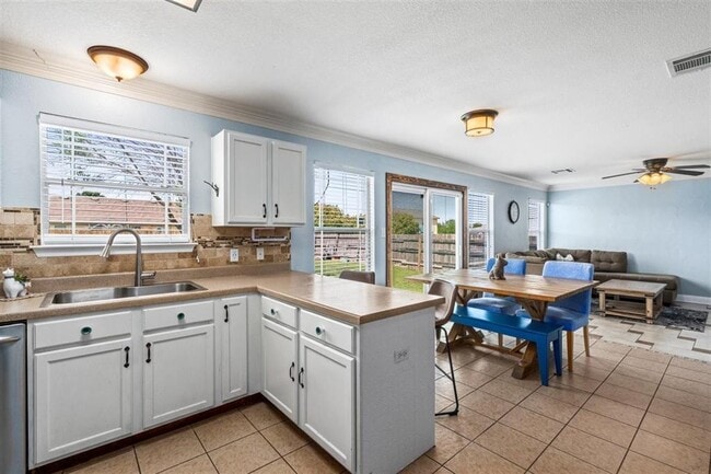 220 Wegstrom St in Hutto, TX - Building Photo - Building Photo