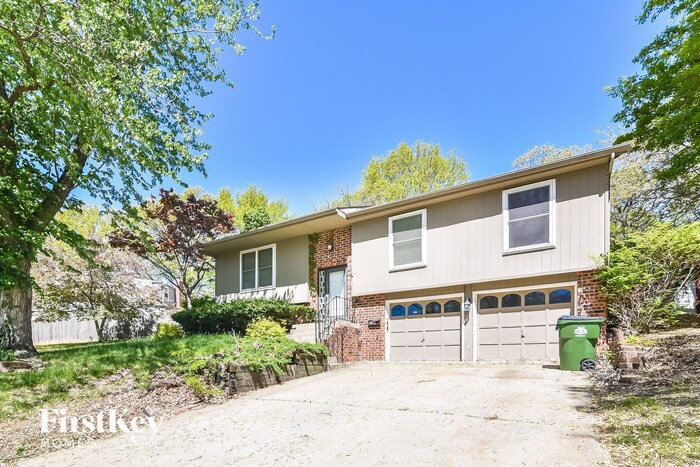 10812 Gregory Ln Photo