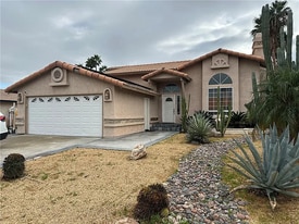 68295 Marina Rd in Cathedral City, CA - Building Photo