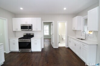 354 Beechmont Ave in Bridgeport, CT - Building Photo - Building Photo