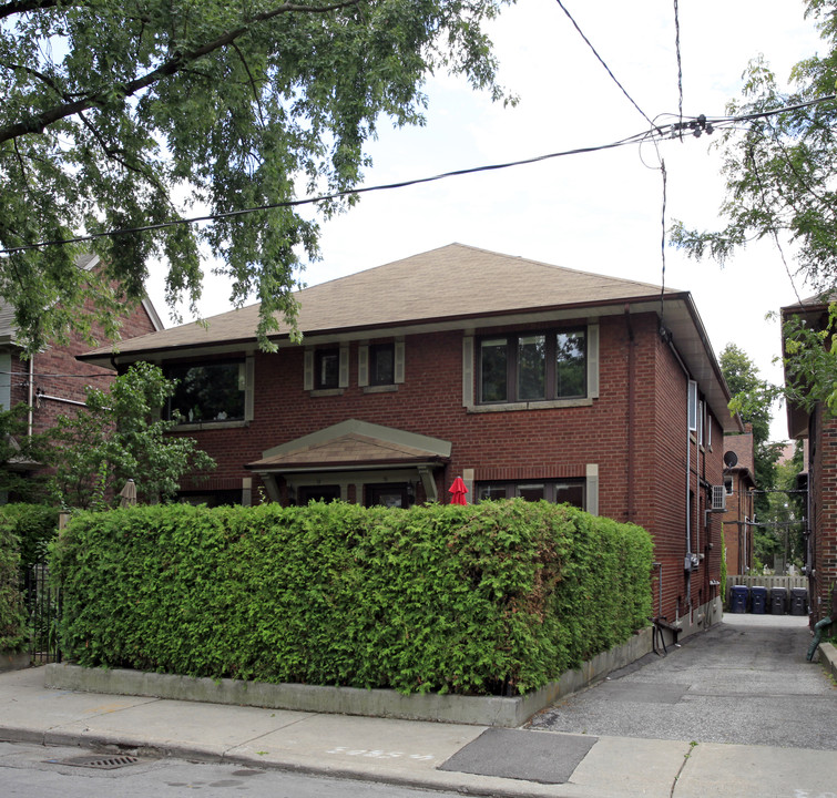 13-15 Castle View Ave in Toronto, ON - Building Photo