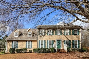 2481 Meadowglen Trail in Snellville, GA - Building Photo