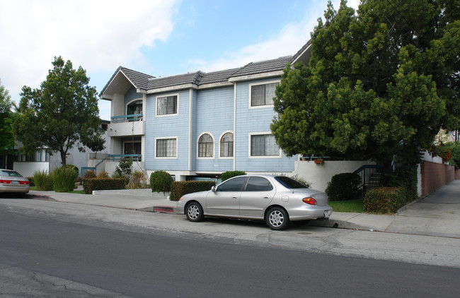 Residential Condominiums in Glendale, CA - Building Photo - Building Photo