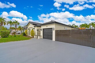 803 NW 133rd Ct in Miami, FL - Building Photo - Building Photo