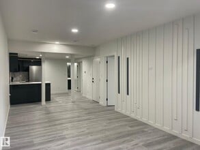 1565 Esaiw Place NW in Edmonton, AB - Building Photo - Building Photo