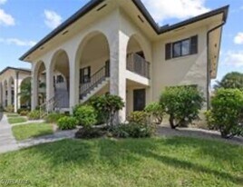 4610 Chantelle Dr in Naples, FL - Building Photo