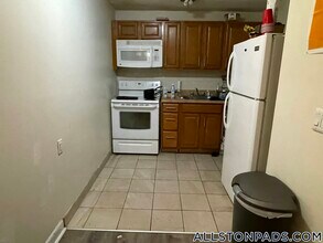 84 Gardner St, Unit 4B in Boston, MA - Foto de edificio - Building Photo