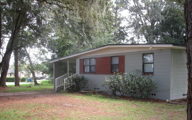 2520 Ribault Scenic Dr in Jacksonville, FL - Building Photo